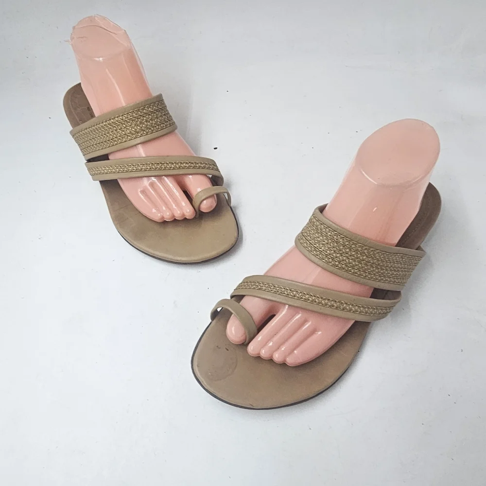 Eric Javits New York Leather Raffia Toe Ring Sandals Italy Womens Size 9.5